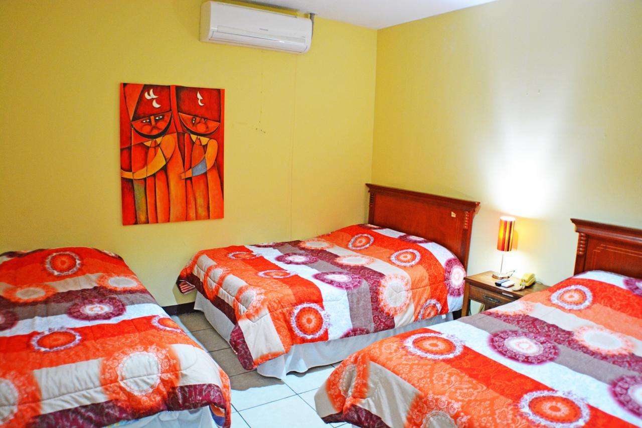 Hotel Plaza Cosiguina Chinandega Extérieur photo