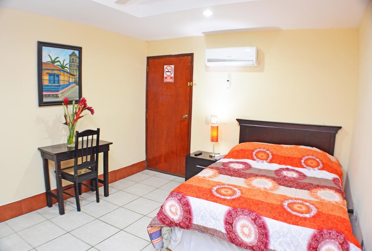 Hotel Plaza Cosiguina Chinandega Extérieur photo